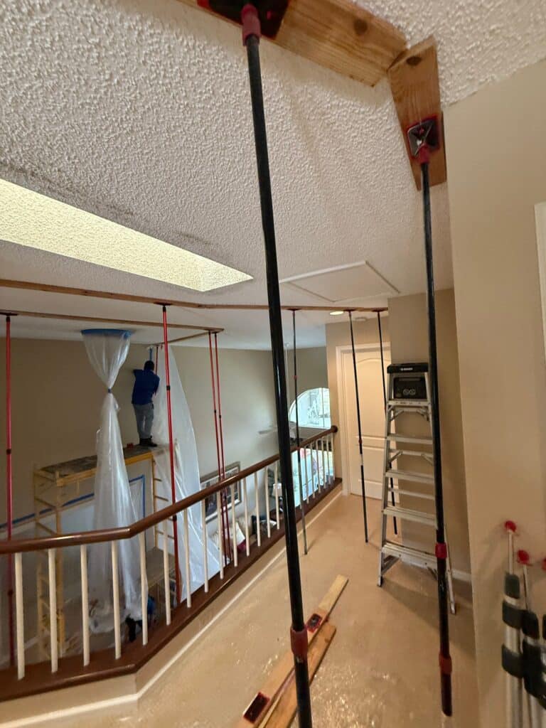 Mold containment installation in Valencia Reserve